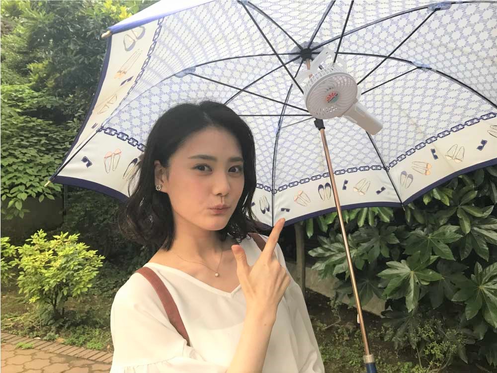 【日傘につく扇風機】えりかけ扇風機BodyFanを北香那さんが日傘につけて、めざましテレビイマドキでレポートしました。